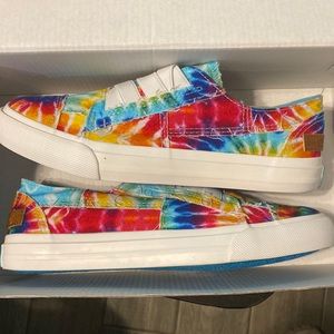 Blowfish tie dye sneakers size 7